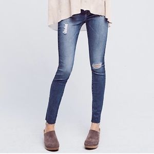 Anthropologie AG the Abbey Distressed Jeans
